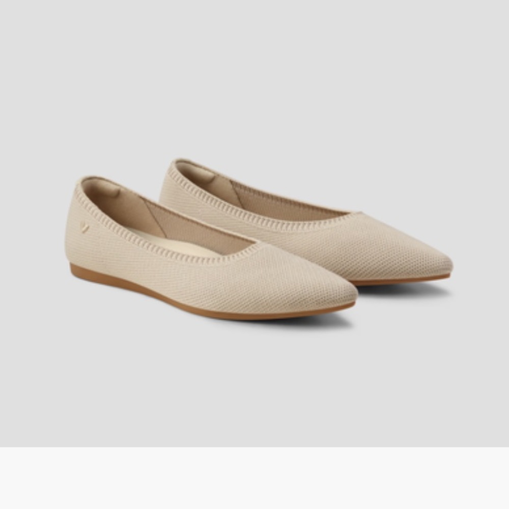 Vivaia pointed toe flats us size 9 euro 40